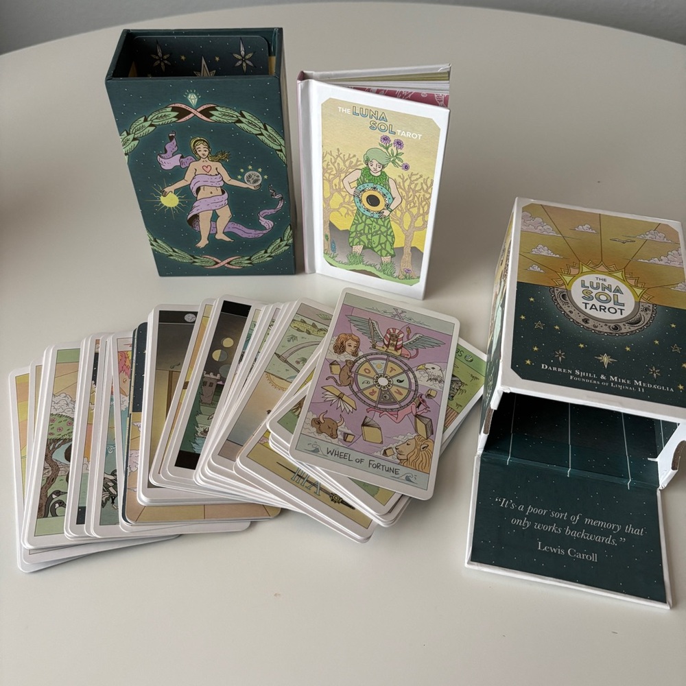 Luna Sol Tarot Deck - Picture 6 of 8